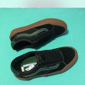 Brand New Vans Black Unisex Sneakers with Gum Sole